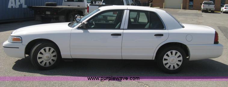 image for item B8132 2008 Ford Crown Victoria Police Interceptor