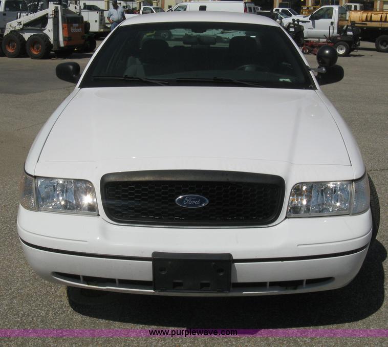 image for item B8132 2008 Ford Crown Victoria Police Interceptor