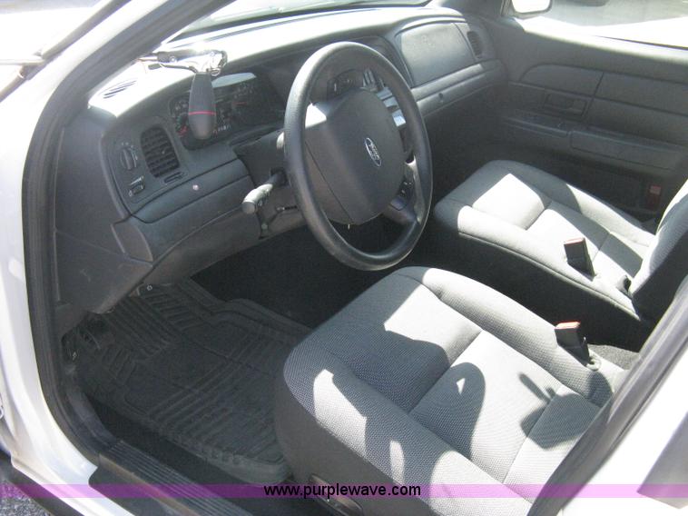 image for item B8132 2008 Ford Crown Victoria Police Interceptor