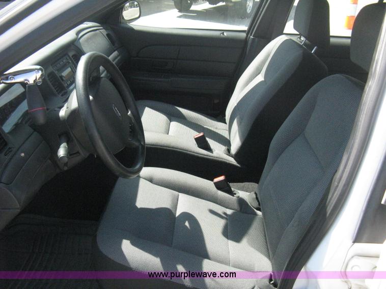 image for item B8132 2008 Ford Crown Victoria Police Interceptor