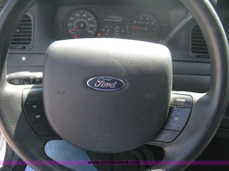 image for item B8132 2008 Ford Crown Victoria Police Interceptor