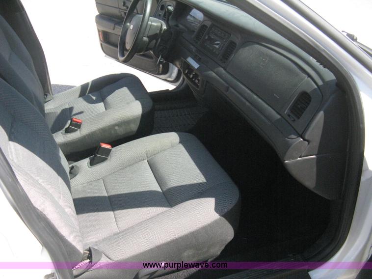 image for item B8132 2008 Ford Crown Victoria Police Interceptor