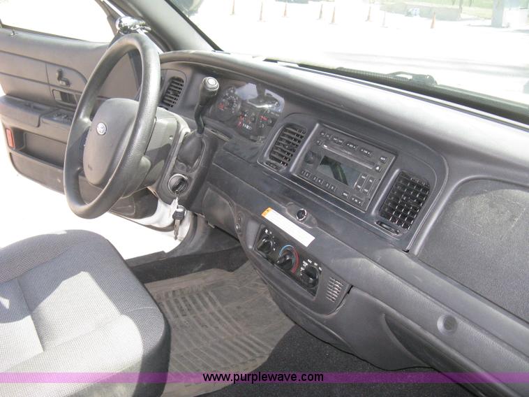 image for item B8132 2008 Ford Crown Victoria Police Interceptor