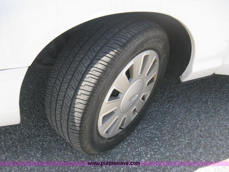 image for item B8132 2008 Ford Crown Victoria Police Interceptor