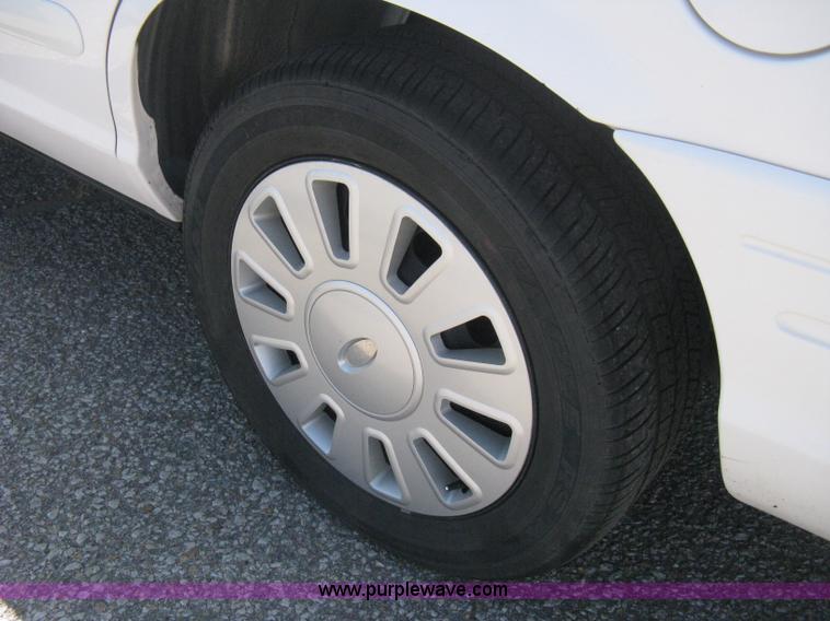image for item B8132 2008 Ford Crown Victoria Police Interceptor