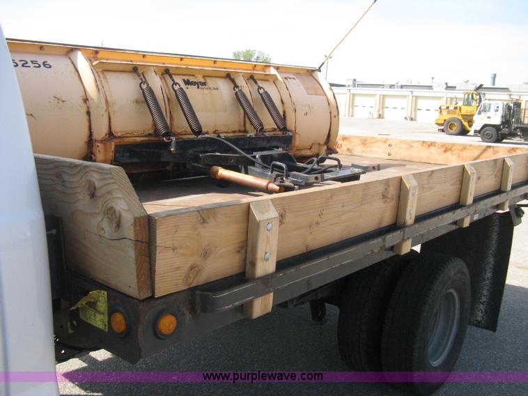 image for item B8133 2003 Ford F350 XL Super Duty flatbed pickup truck