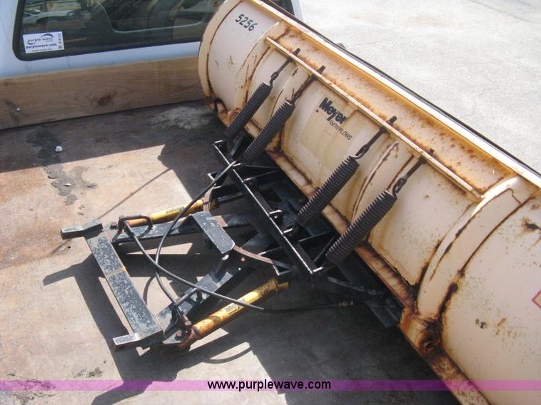 image for item B8133 2003 Ford F350 XL Super Duty flatbed pickup truck