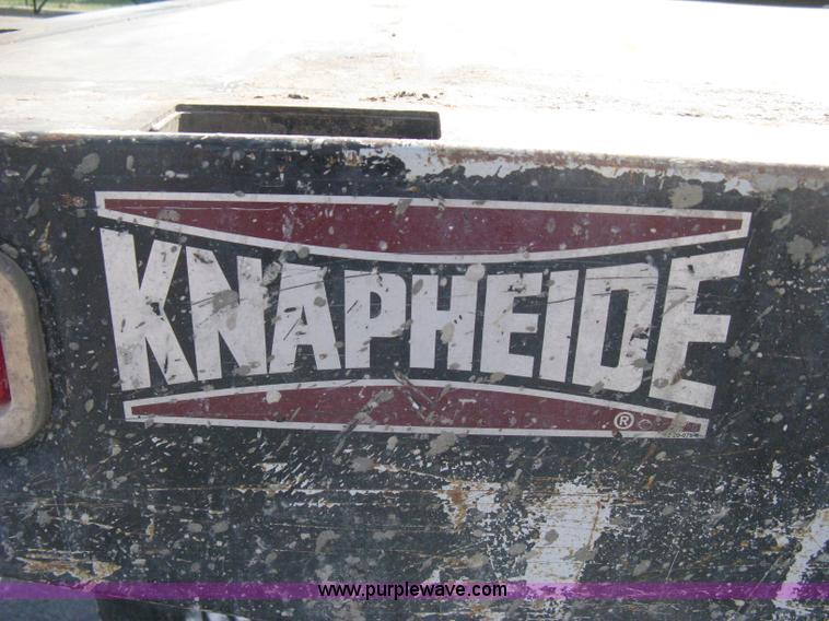 image for item B8134 2004 Ford F350 XL Super Duty flatbed pickup truck