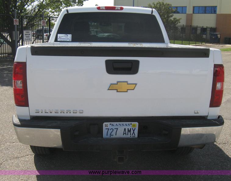 image for item B8136 2008 Chevrolet Silverado 1500 LT Crew Cab pickup truck