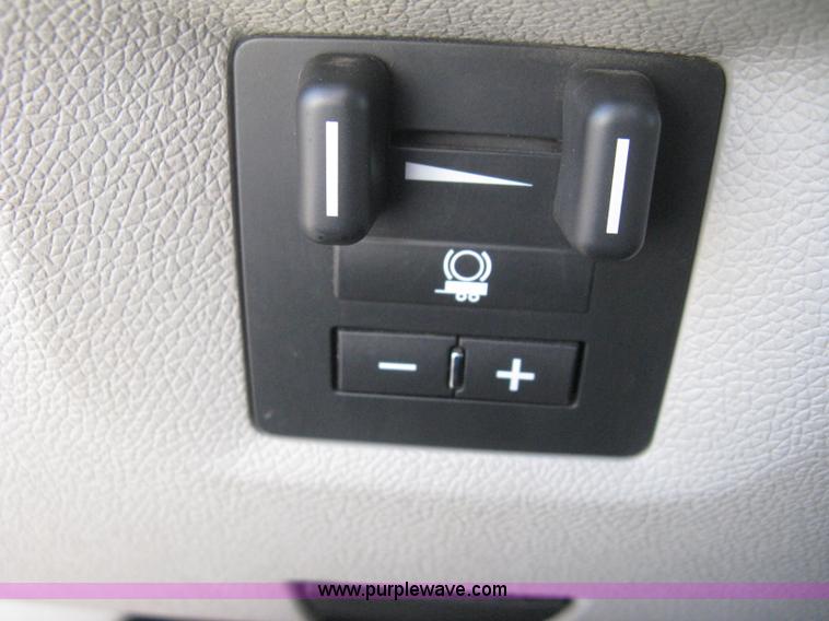 image for item B8136 2008 Chevrolet Silverado 1500 LT Crew Cab pickup truck