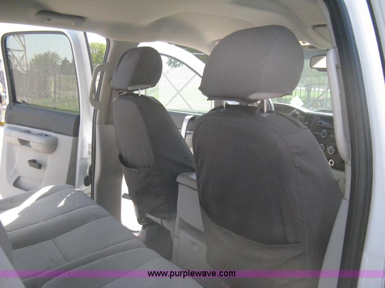 image for item B8136 2008 Chevrolet Silverado 1500 LT Crew Cab pickup truck