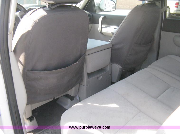 image for item B8136 2008 Chevrolet Silverado 1500 LT Crew Cab pickup truck