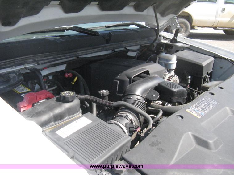 image for item B8136 2008 Chevrolet Silverado 1500 LT Crew Cab pickup truck