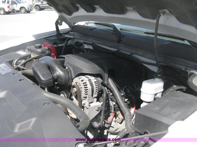 image for item B8136 2008 Chevrolet Silverado 1500 LT Crew Cab pickup truck