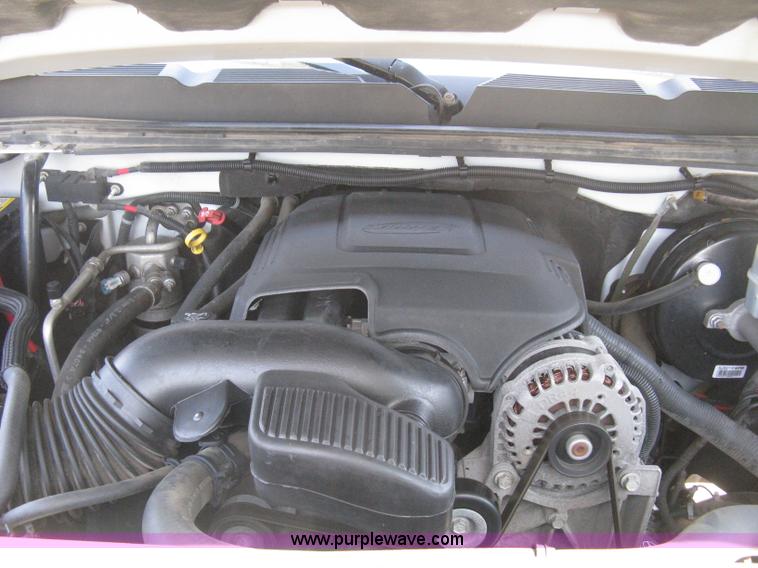 image for item B8136 2008 Chevrolet Silverado 1500 LT Crew Cab pickup truck