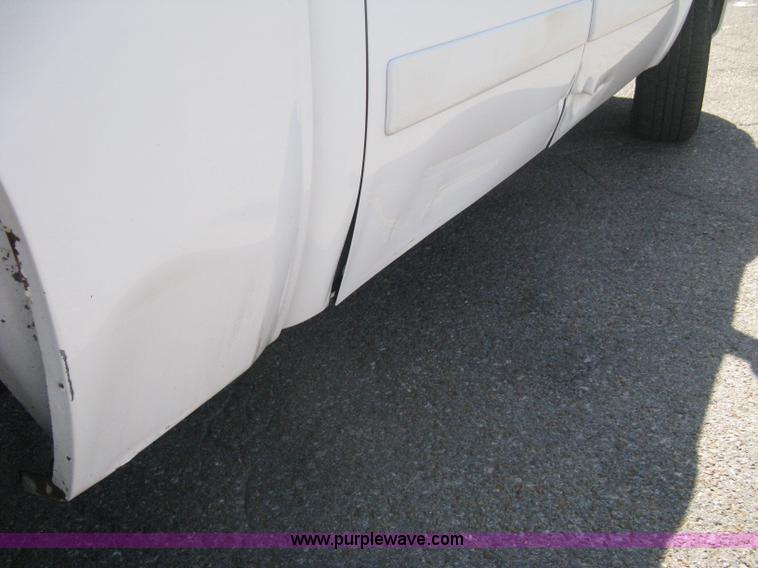 image for item B8136 2008 Chevrolet Silverado 1500 LT Crew Cab pickup truck