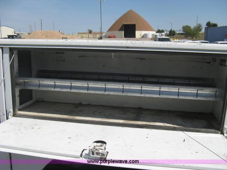 image for item B8137 2003 Chevrolet Silverado 2500HD utility pickup truck