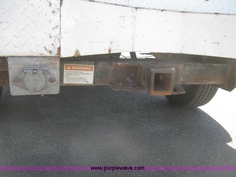 image for item B8137 2003 Chevrolet Silverado 2500HD utility pickup truck