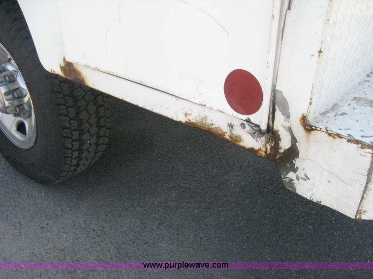 image for item B8137 2003 Chevrolet Silverado 2500HD utility pickup truck