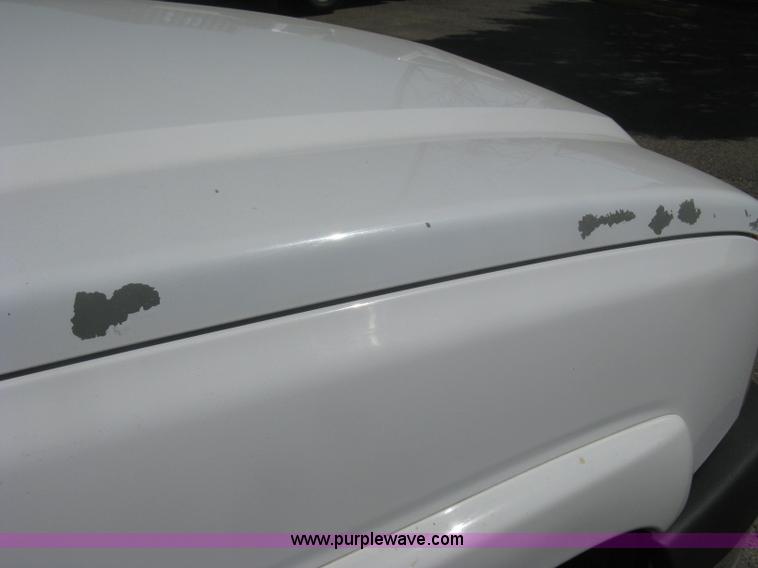 image for item B8137 2003 Chevrolet Silverado 2500HD utility pickup truck