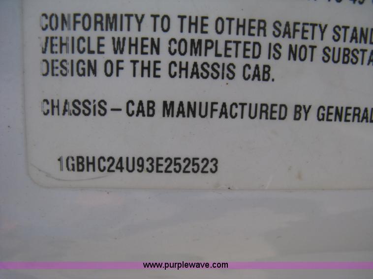 image for item B8137 2003 Chevrolet Silverado 2500HD utility pickup truck