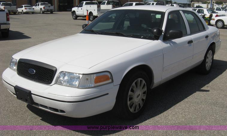 image for item B8138 2008 Ford Crown Victoria Police Interceptor