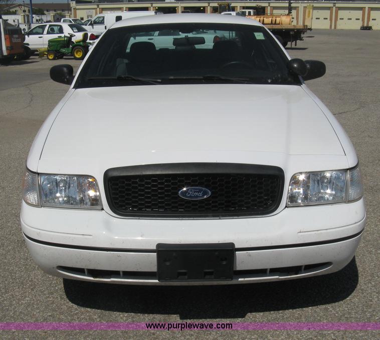 image for item B8138 2008 Ford Crown Victoria Police Interceptor