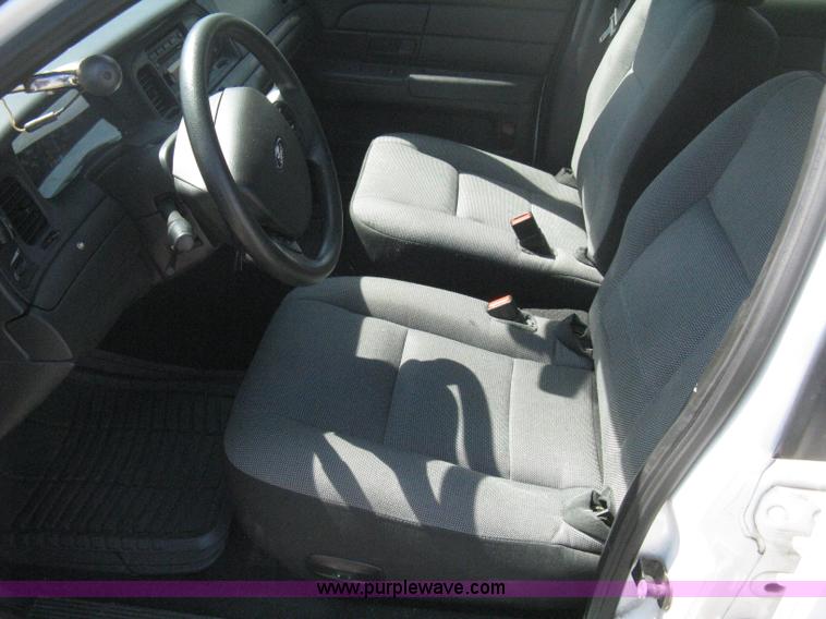image for item B8138 2008 Ford Crown Victoria Police Interceptor