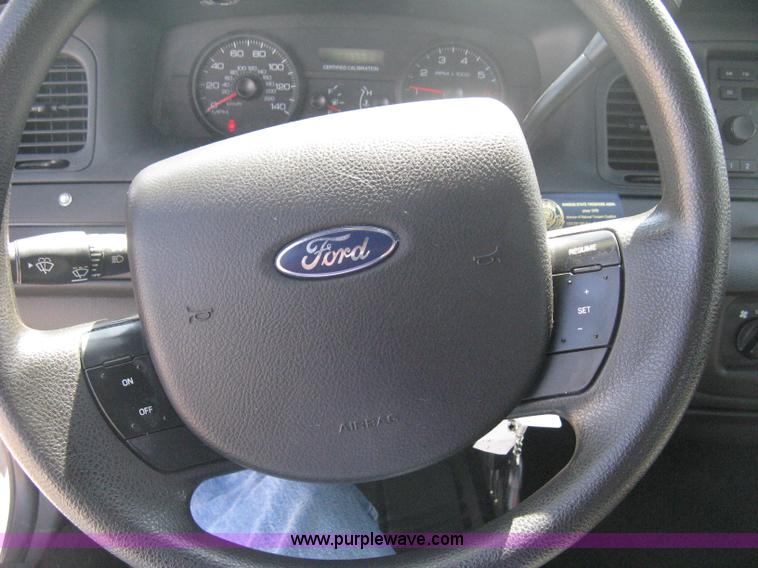 image for item B8138 2008 Ford Crown Victoria Police Interceptor