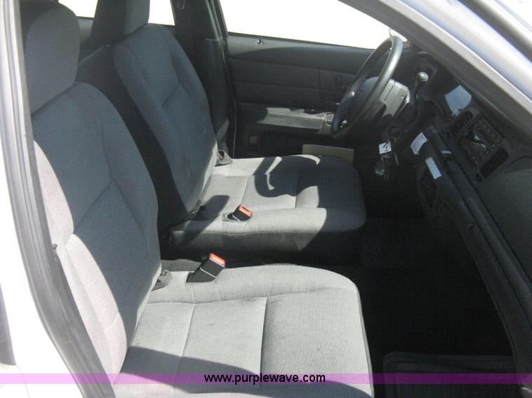 image for item B8138 2008 Ford Crown Victoria Police Interceptor