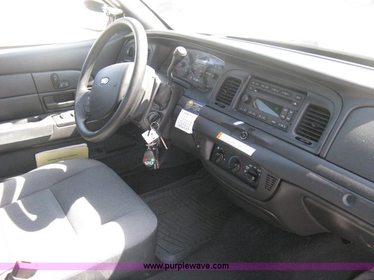 image for item B8138 2008 Ford Crown Victoria Police Interceptor