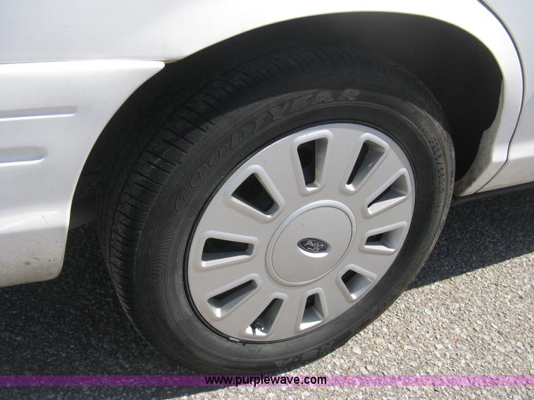 image for item B8138 2008 Ford Crown Victoria Police Interceptor