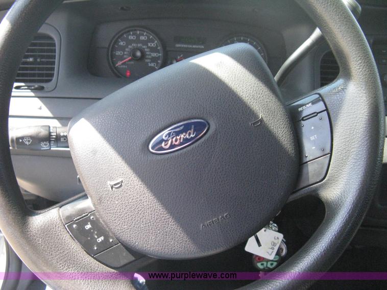 image for item B8139 2008 Ford Crown Victoria Police Interceptor