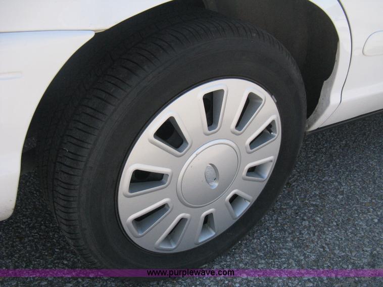 image for item B8139 2008 Ford Crown Victoria Police Interceptor