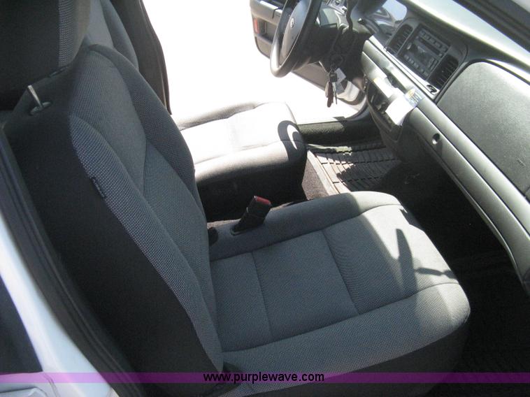 image for item B8140 2008 Ford Crown Victoria Police Interceptor
