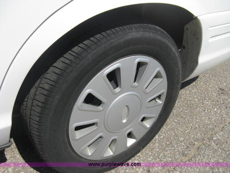 image for item B8140 2008 Ford Crown Victoria Police Interceptor