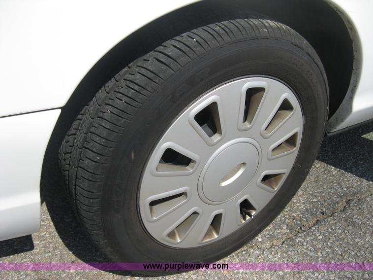 image for item B8140 2008 Ford Crown Victoria Police Interceptor