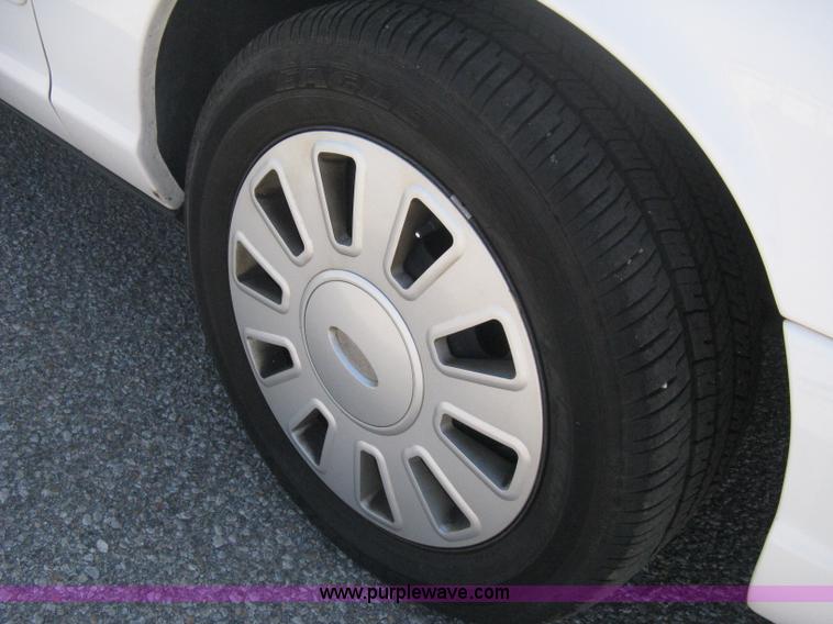 image for item B8140 2008 Ford Crown Victoria Police Interceptor