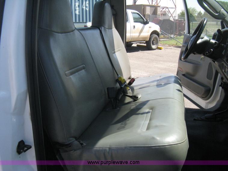 image for item B8141 2003 Ford F350 XL Super Duty flatbed pickup truck