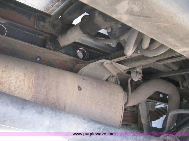 image for item B8141 2003 Ford F350 XL Super Duty flatbed pickup truck