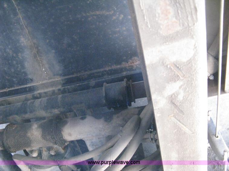 image for item B8141 2003 Ford F350 XL Super Duty flatbed pickup truck