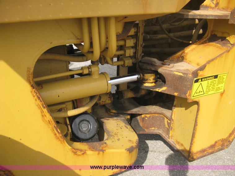 image for item B8182 1995 Caterpillar 936F articulated wheel loader