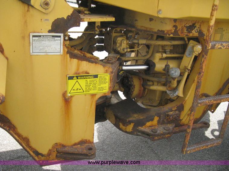 image for item B8182 1995 Caterpillar 936F articulated wheel loader