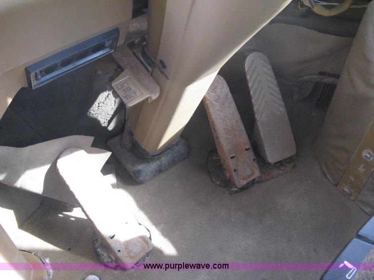 image for item B8182 1995 Caterpillar 936F articulated wheel loader