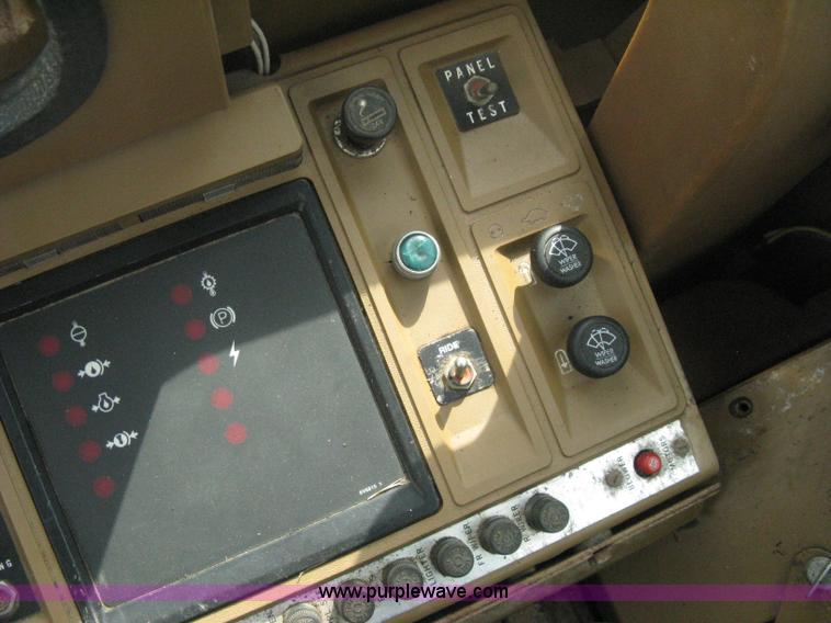 image for item B8182 1995 Caterpillar 936F articulated wheel loader