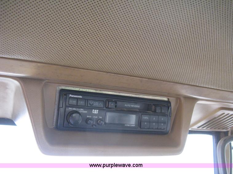 image for item B8182 1995 Caterpillar 936F articulated wheel loader