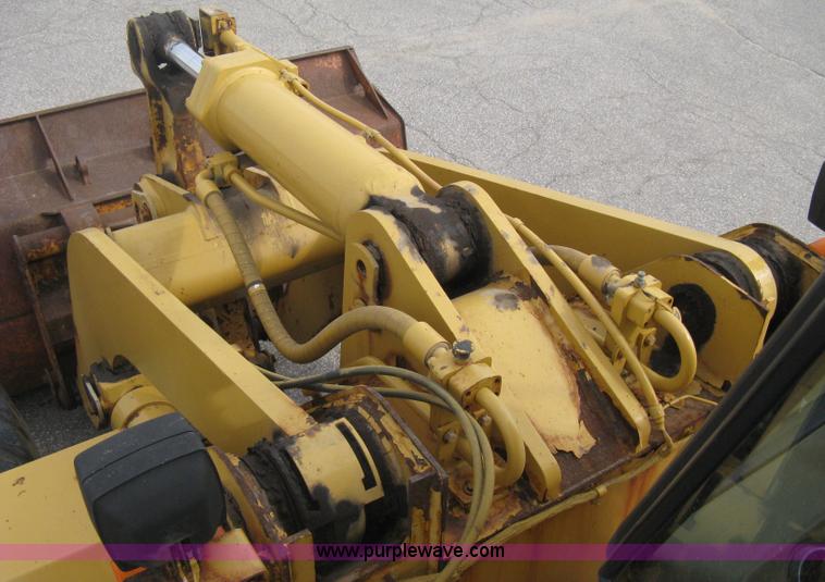 image for item B8182 1995 Caterpillar 936F articulated wheel loader