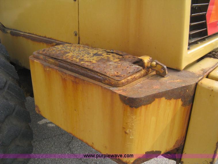 image for item B8182 1995 Caterpillar 936F articulated wheel loader