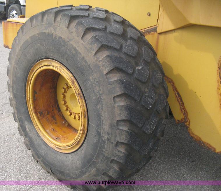 image for item B8182 1995 Caterpillar 936F articulated wheel loader
