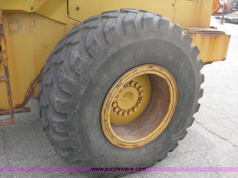 image for item B8182 1995 Caterpillar 936F articulated wheel loader